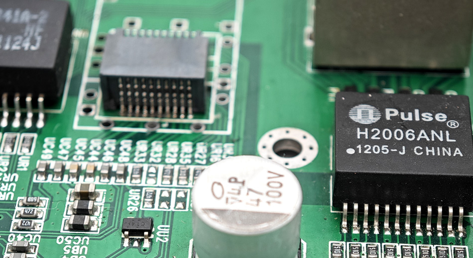 Изучение различий в технологиях и услугах между мировыми заводами PCBA.