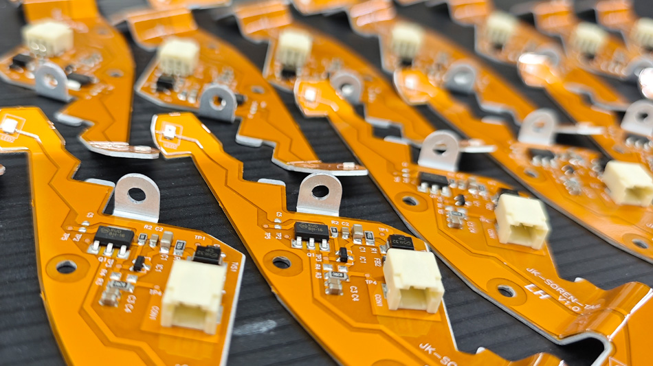 Почему выбор местного завода по производству печатных плат повышает эффективность совместной работы?