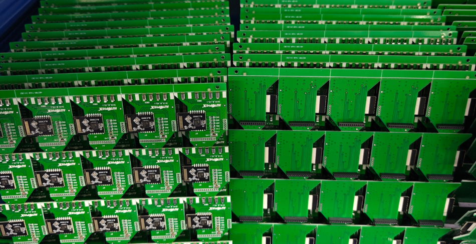 Как понять техническую мощь завода по производству печатных плат с помощью тематических исследований клиентов?